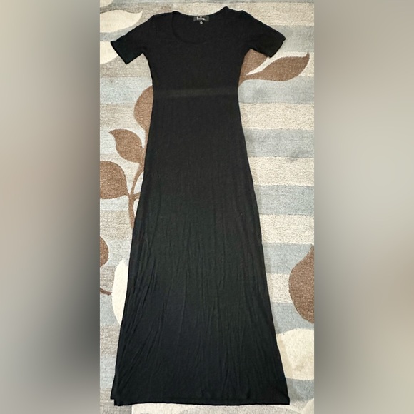 Lulu’s Short Sleeve Illusion Waist Detail Oriented Black Maxi Dress w Side Slit - Picture 2 of 8